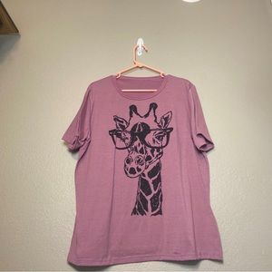Fun giraffe tee shirt. Size 3X.